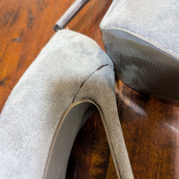 Elsada by Nicqueva Gray Suede Pumps 6.5 - Picture 3 of 7